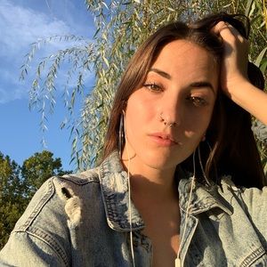 Meet your Posher, Hannah